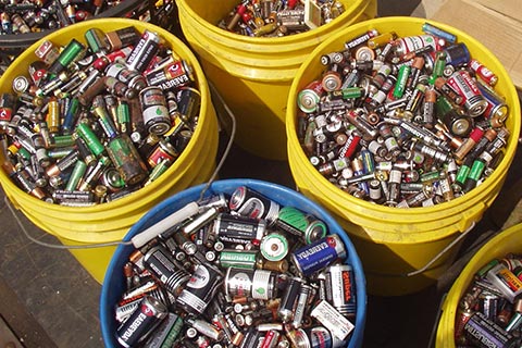 富平城关索兰图钴酸锂电池回收,上门回收新能源电池